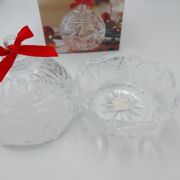 Fifth Avenue Crystal Lidded Christmas Ornament Ball Candy Dish W/Box - Picture 2 of 4